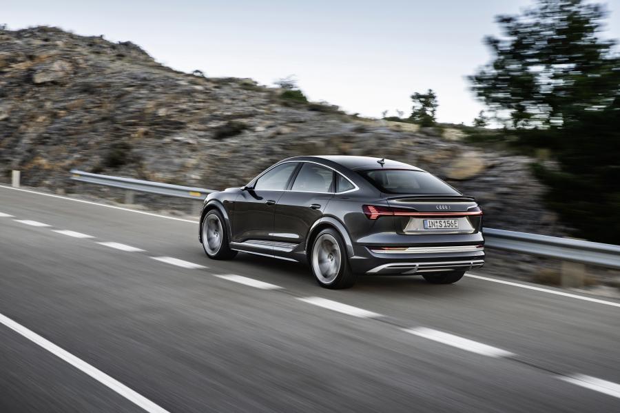  Audi e-tron S Sportback 2020 года  (WW) (фото 8 из 77)
